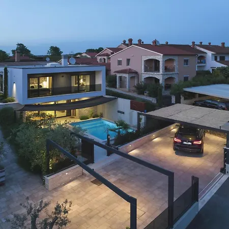 Luxury Pula